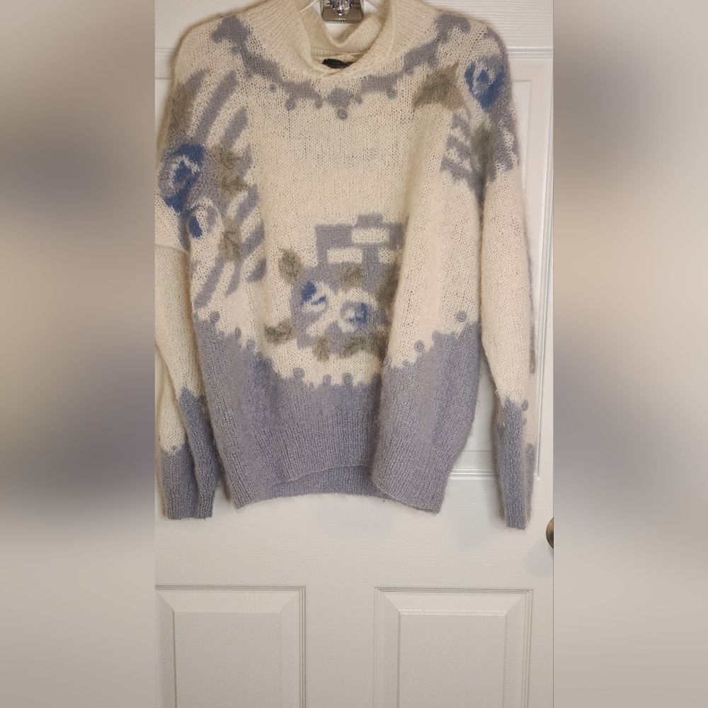 Vtg Top Secret L White Gray MOHAIR Blend Lslv Tight Floral Knited Women Sweater